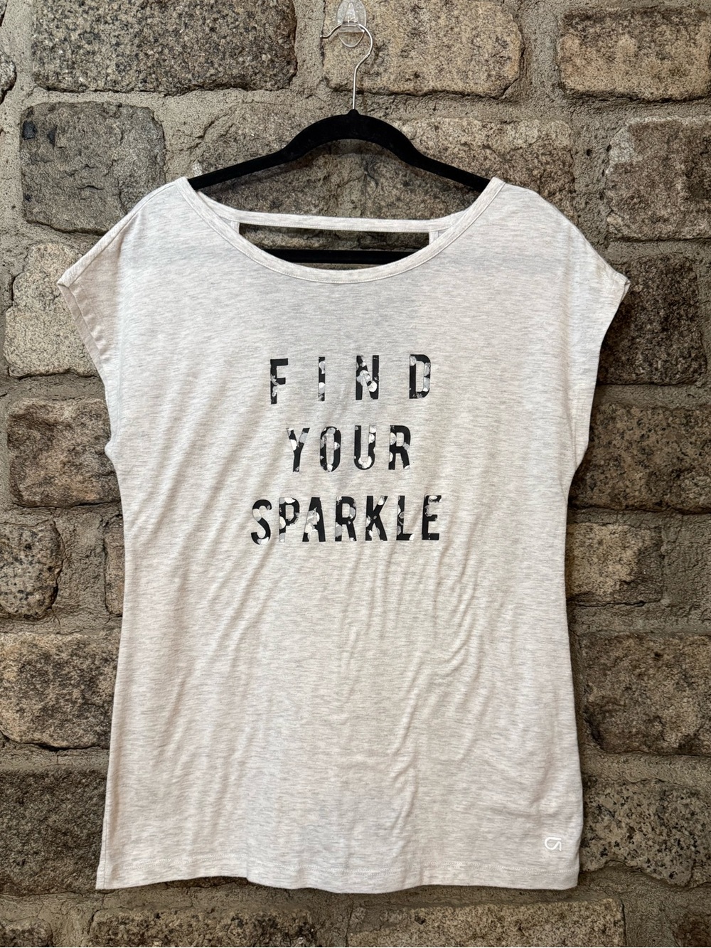 Gap Fit Gray “Find Your Sparkle” Cool Dry Cap Sleeve Graphic Tee